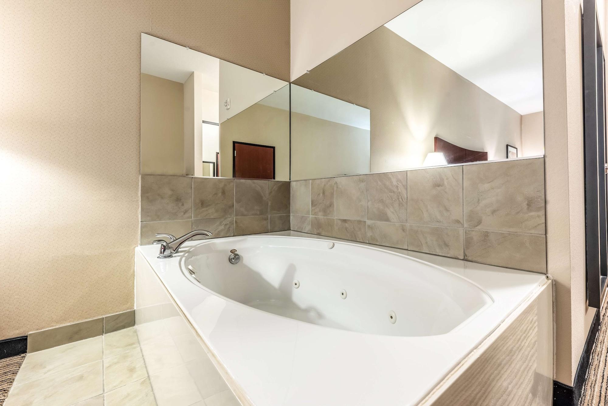 Red Lion Inn & Suites Mineral Wells Dış mekan fotoğraf